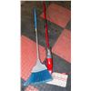 Image 1 : BROOM AND VILEDA MOP