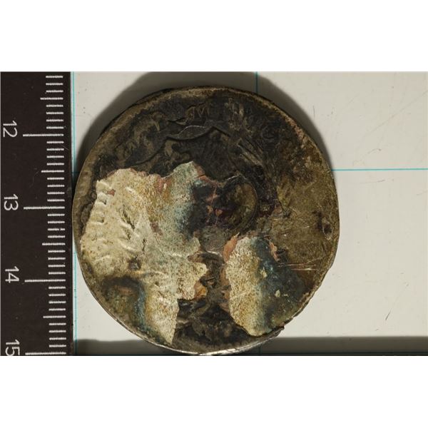 DOMINICAN REPUBLIC 1 PESO SILVER COIN.  HEAVLY