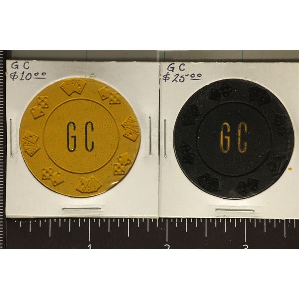 2 VINTAGE CLAY CASINO CHIPS WITH DICE BORDER: $10