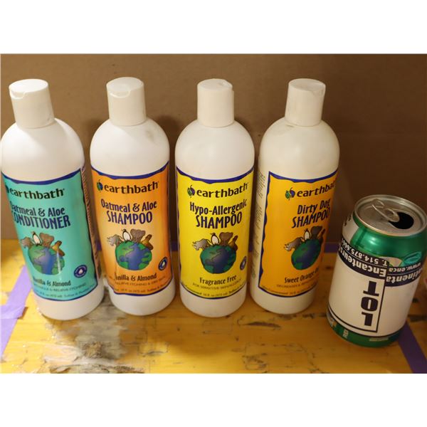 LOT DE 4 PRODUITS ASST POUR ANIMAUX EARTHBATH