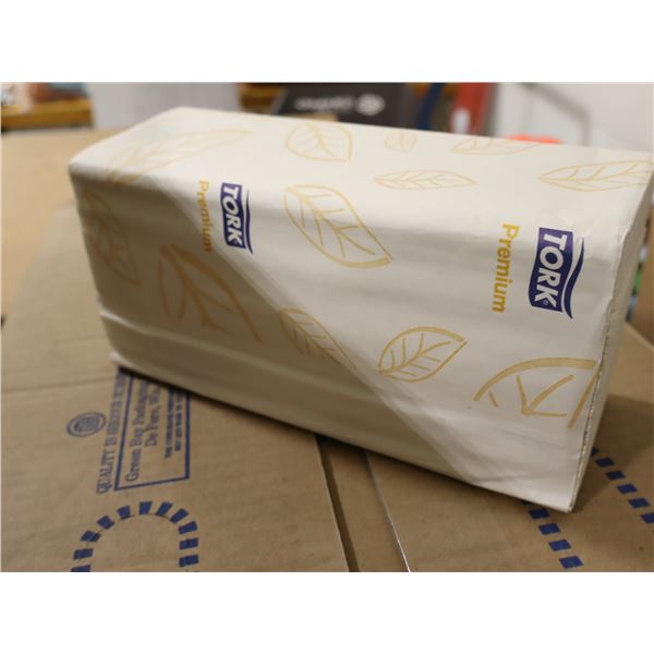 BTE DE 16 PKGS DE SERVIETTE À MAINS TORK MB579