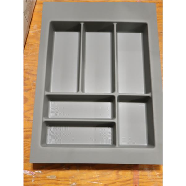 LOT DE 3 RANGEMENTS EN PLASTIQUE 16"x21-1/2"