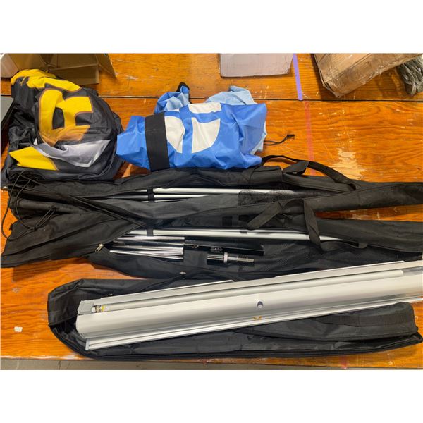 LOT DE 3 PRÉSENTOIRS PUBLICITAIRES ASST