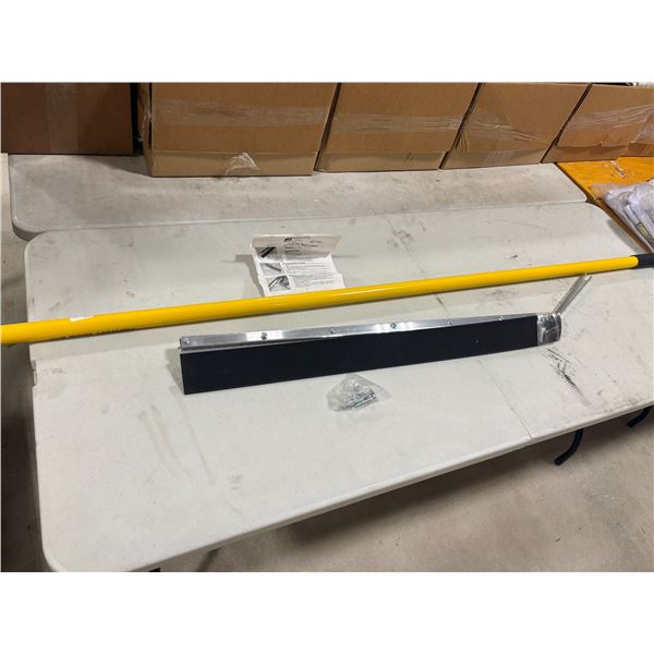 SEAL COAT SQUEEGEE SEYMOUR MIDWEST #PK90292