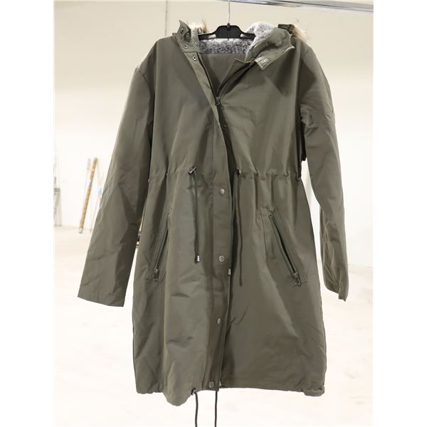 PARKA 3-EN-1 PREMIUM PORTE-BÉBÉ SERAPHINE CAPUCHON KAKI