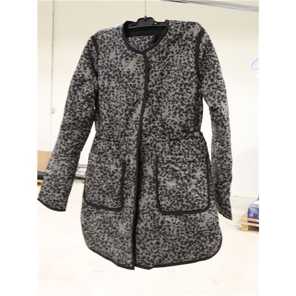 VESTE MATELASSÉE RÉVERSIBLE PORTE-BÉBÉ SERAPHINE NOIR CAPUCHON