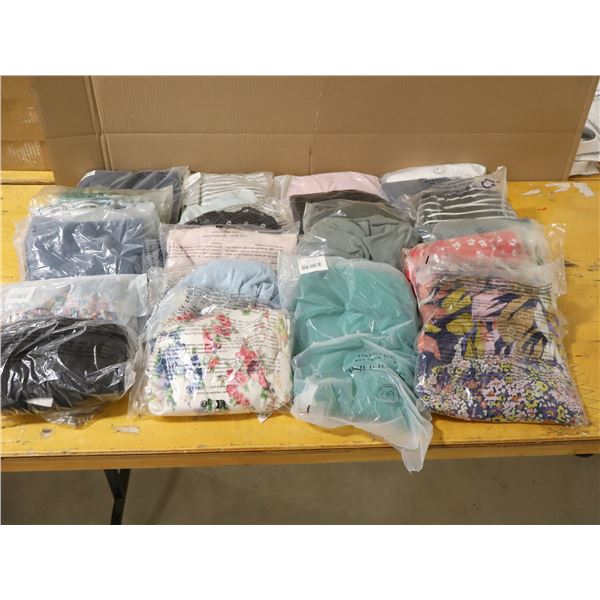 LOT DE 23pcs VÊTEMENTS POUR FEMMES ASST