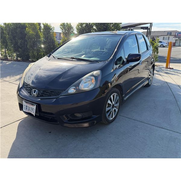 HOND FIT 2013 O/S TITLE 2 DAYS