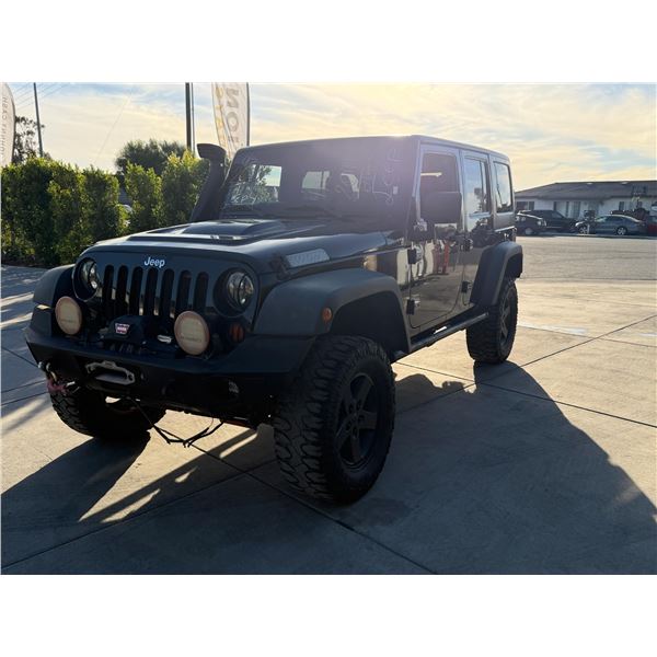 JEEP  WRANGLER 2011 O/S TITLE 2 DAYS