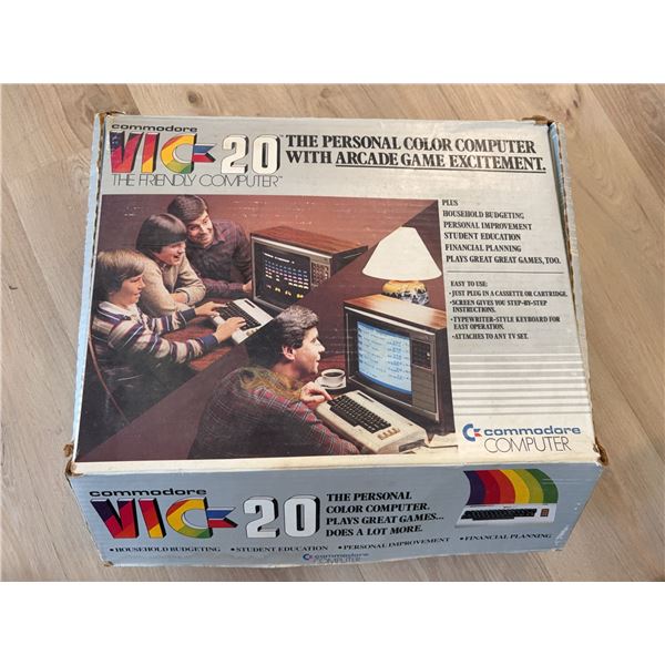 Commodore VIC-20 Home Computer with Original Box & Accessories – Vintage 1980s Classic