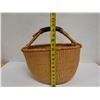 Image 10 : Large Oval Woven Basket w/ Handle 18" x 14" x 15"H