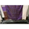 Image 4 : Geometric Shape Design Fabric Quilt or Throw 38" x 64"