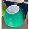 Image 7 : VINTAGE NESTING PYREX BOWLS - IN PRIMARY COLORS