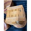 Image 8 : LONGABERGER MAPLEWOOD BASKETS