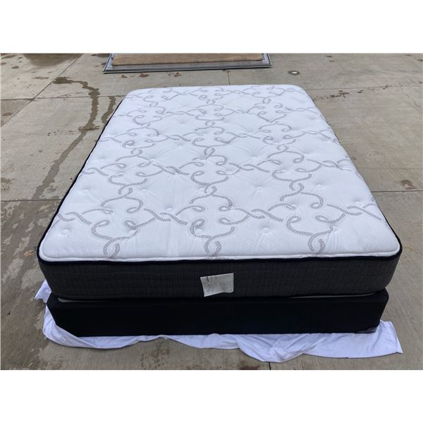 SEALY PERFORMANCE POSTUREPEDIC QUEEN SIZED BOXSPRING AND MATTRESS