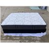 Image 2 : SEALY PERFORMANCE POSTUREPEDIC QUEEN SIZED BOXSPRING AND MATTRESS