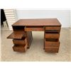 Image 4 : GEORGIAN/VICTORIAN STYLE MAHOGANY KNEEHOLE DESK