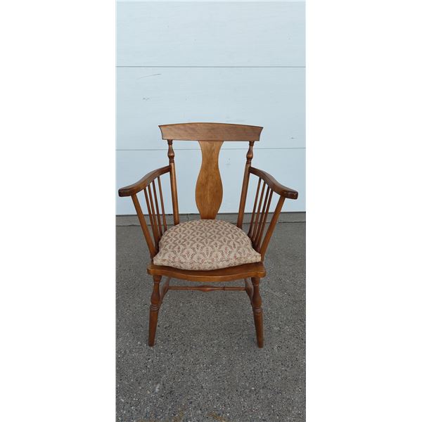 WOODEN WINDSOR ARMCHAIR