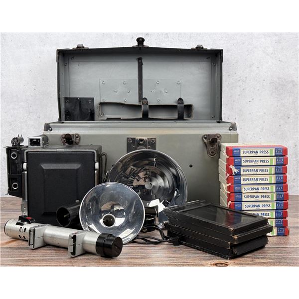 Graflex Speed Graphic 4x5 Camera With Case & Film