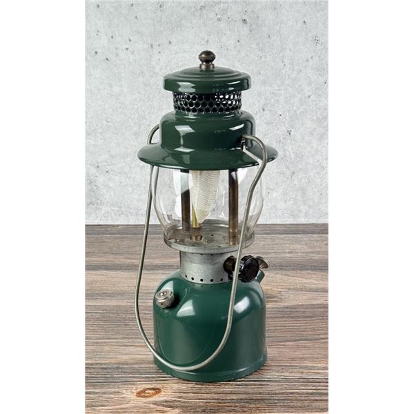 Coleman 242c Hiking Camping Lantern