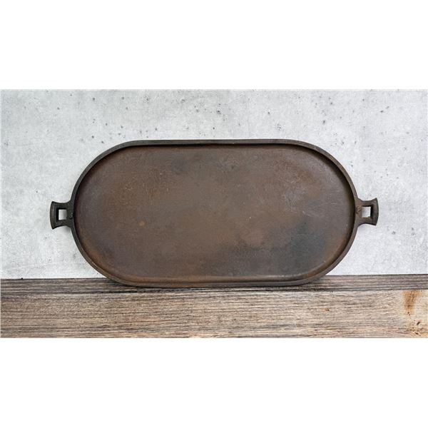 Antique No 8P Cast Iron Oval Griddle