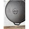 Image 4 : Lodge Cast Iron Skillet Frying Pans