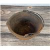 Image 5 : Cast Iron Lead Pot