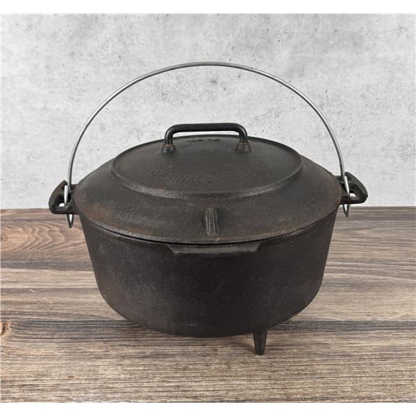 Volcano No 12 Cast Iron Dutch Oven