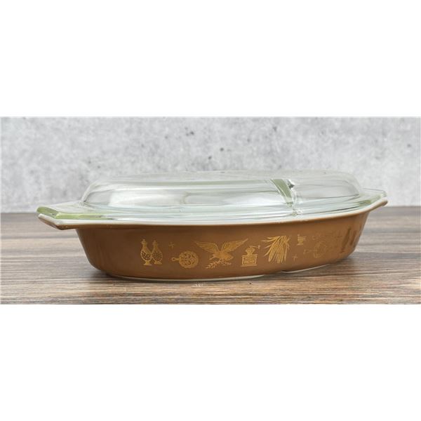 Pyrex Early American 1 1/2qt Divided Casserole