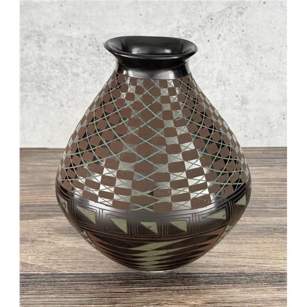 Yoly Reyes Mata Ortiz Pot