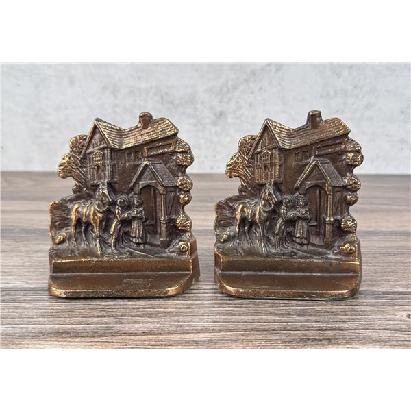Cast Iron A Welcome Guest Bookends