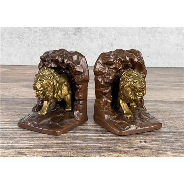 Judd Co Lion in Cave Bookends 9672