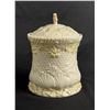 Image 2 : Belleek Shell Biscuit Barrel