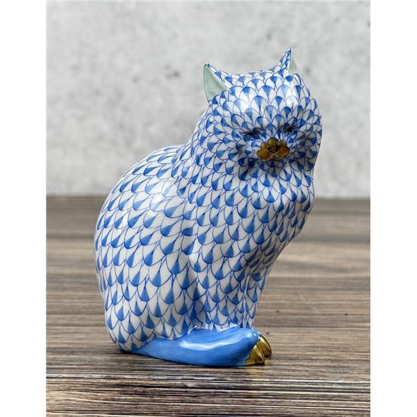 Herend Fishnet Hand Painted Cat Sitting 5383