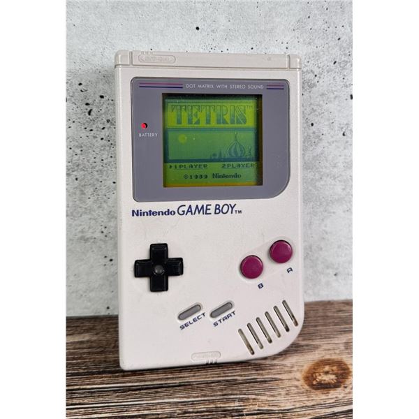 Original Nintendo Game Boy DMG-01 and Tetris game