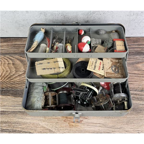 Vintage Tackle Box w/ Fishing Reels & Contents