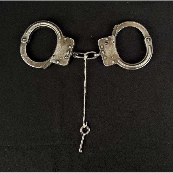 Crockett & Kelly Inc Handcuffs