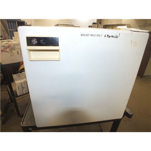 GE Mini Fridge