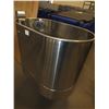 Image 1 : Stainless Steel Therapy Tank