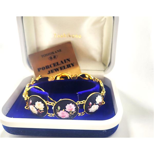 Toshikane Porcelain Bracelet Late Era Export Style