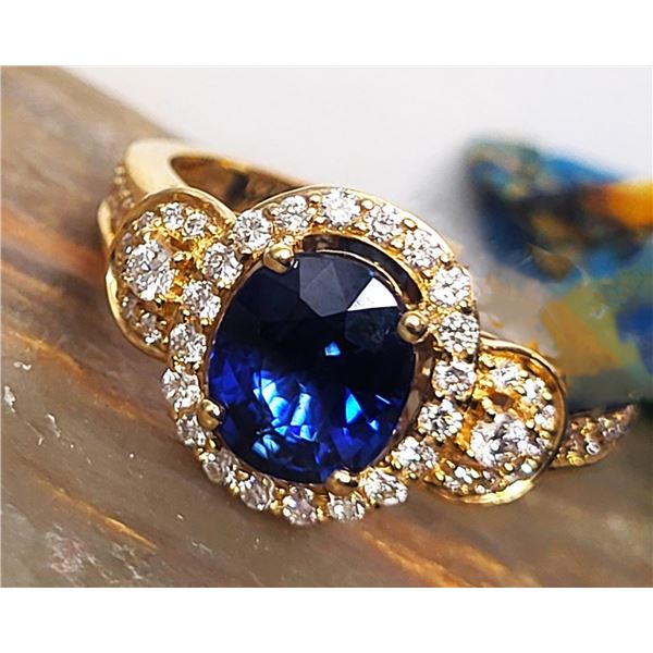 Royal Blue Sapphire & Diamond Halo Ring Exquisite