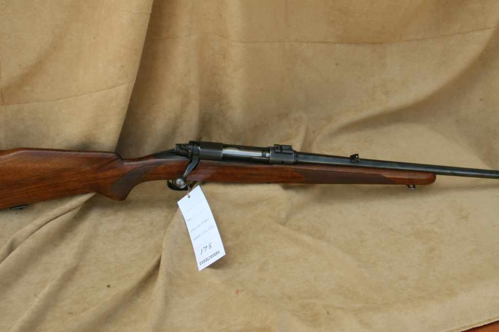 WINCHESTER MODEL 70 "FEATHER WEIGHT", MADE IN 1960, 3006 CAL