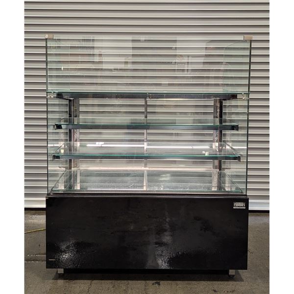 Igloo CURP4 52" Refrigerated Pastry Case W/Glass Sneeze Guard