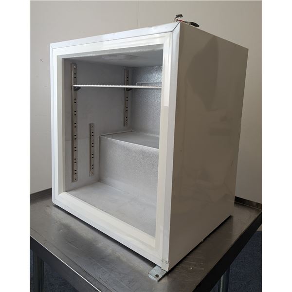 New Air NCF-20-H 20" Vertical Freezer