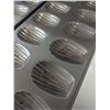 Image 4 : 12-Cup Madeleine Pans - Lot of 6