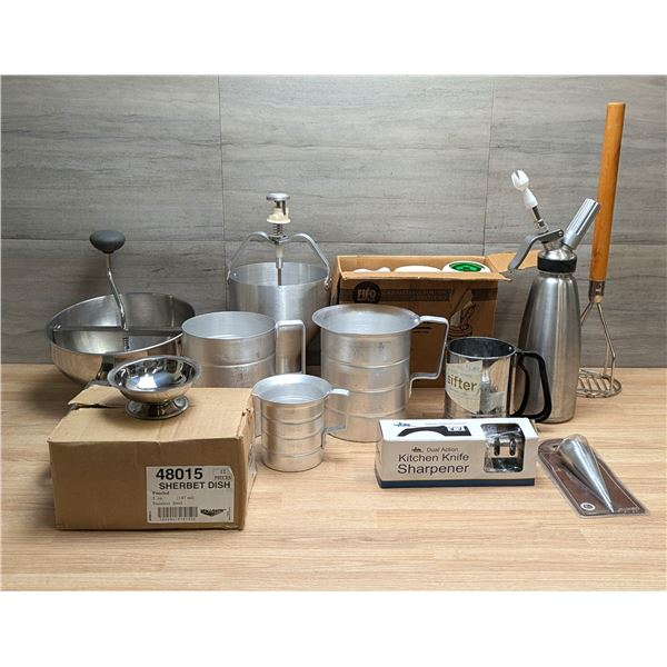 Assorted Misc Kitchen Items - Lot of Approx 25pcs
