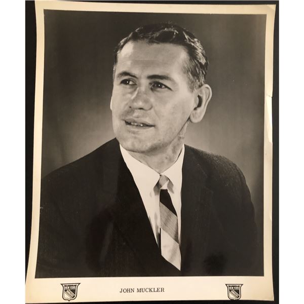 1965 NEW YORK RANGERS 8"x10" PUBLICITY PHOTO - JOHN MUCKLER