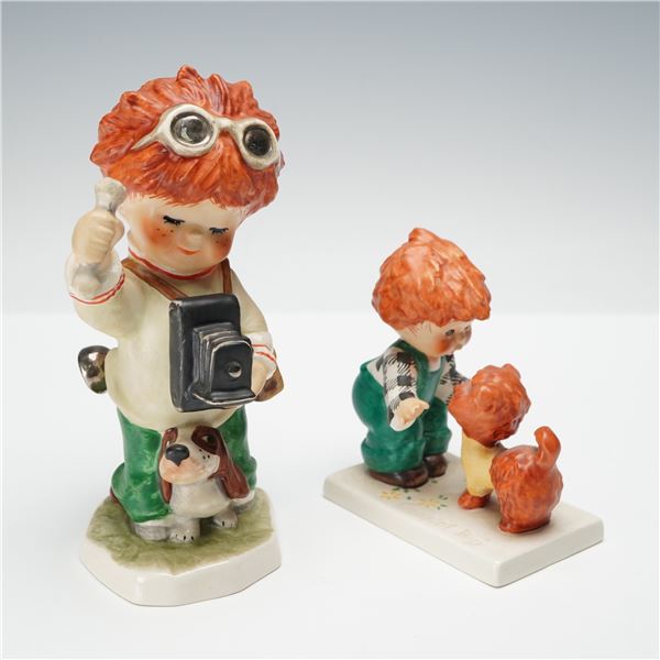 2pc Goebel Red Heads Figurines, Boys with Camera & Dog
