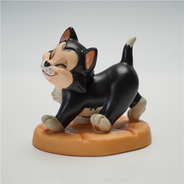 Walt Disney Classics Pinocchio Figurine, Say Hello to Figaro