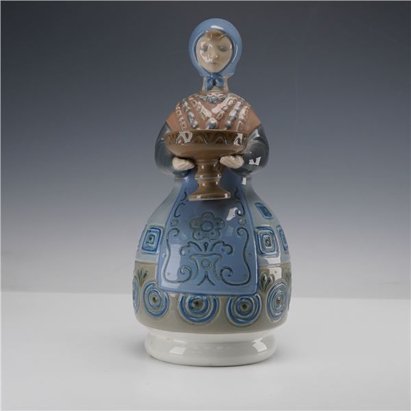 Lladro Porcelain Figurine, Girl with Traditional Dress & Bowl 01001159